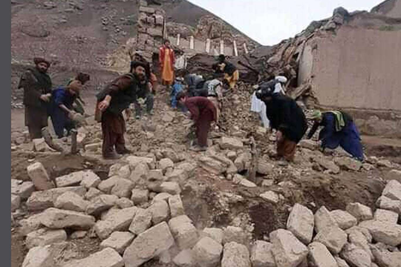 Afganistan'daki depremde ölü sayısı 26'ya yükseldi